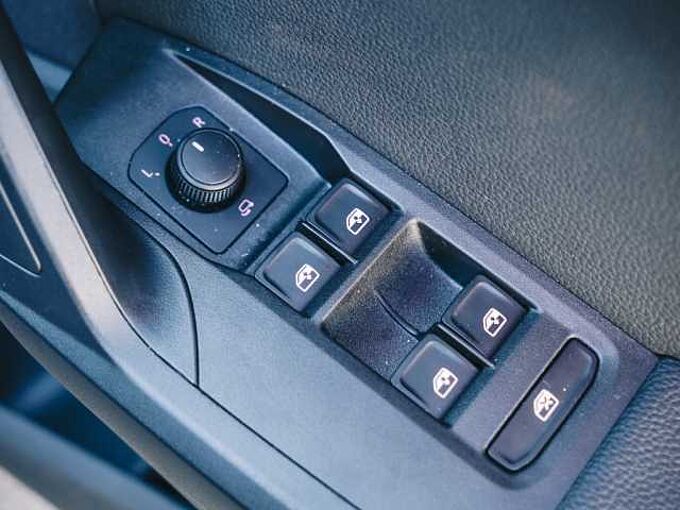 SEAT Arona 1.0 TSI (115ps) FR Sport SUV*PERFORMANCE ALLOYS, HEATED SEATS*