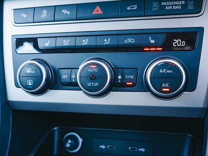 SEAT Ateca Estate 1.5 TSI EVO Xperience Lux 5dr DSG*Exclusive alloys, Heated seats*